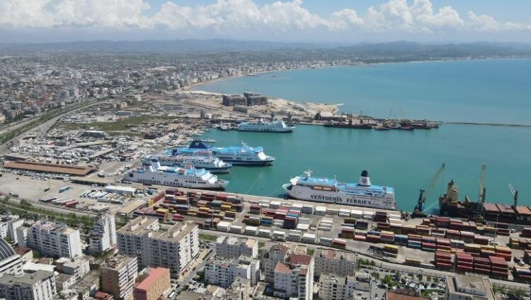 Durrësi mban peshën e vendit: 94% e mallrave kalojnë nga një port i vetëm