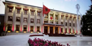 Begaj emëron Komandantin e ri të Forcës Detare (Emri)