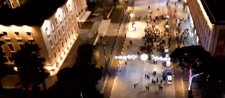 Rrudhet foltorja para Kryeministrisë, protesta e Berishës me pak njerëz