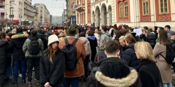 Protesta kundër autoritarizmit në Serbi, sondazhet: Vuçiç mund t’i humbasë zgjedhjet