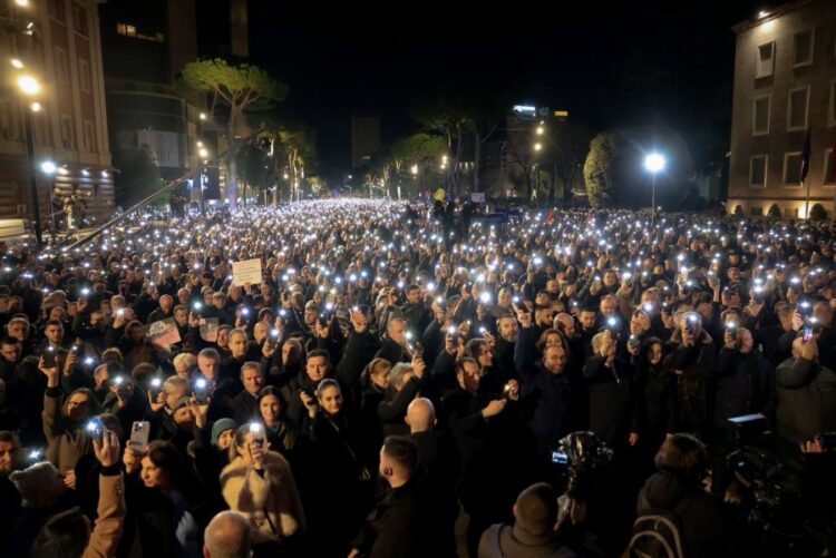 Blushi: Vdekje a liri, kjo është e vetmja rrugë për shpëtimin e Shqipërisë
