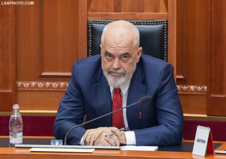 Nga meritokracia te mediokriteti, pse Shqipëria promovon të paaftët