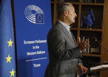 Raportuesi i PE-së për Shqipërinë: Integrimi në BE nuk bëhet me hapje kapitujsh, por mbylljen e tyre