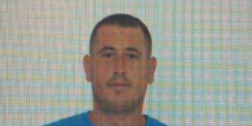 Ishte për vizitë në spital/ I paraburgosuri i grupit të Talo Çelës, Altin Ndoci arratiset