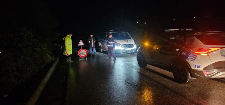 Çahet rruga te “Ura e Petranit”, bllokohet qarkullimi në aksin Përmet–Çarçovë