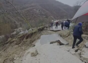 Rrëshqitje dherash në Pogradec, izolohen 5 fshatra