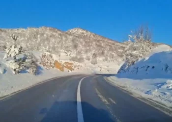 Mot i acartë në Qarkun Elbasan, termometri në zonat malore zbret në -15 gradë Celsius