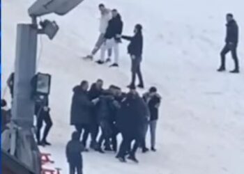 Motori i borës përplaset me shtyllën elektrike, raportohet për 4 të plagosur në Bogë