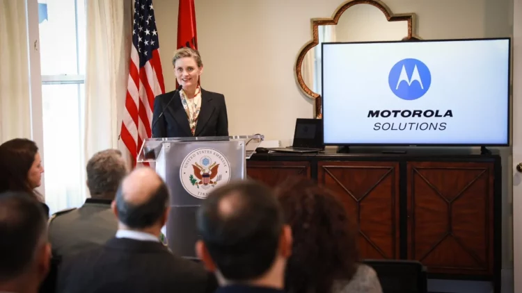 Ambasada e SHBA në Tiranë: Kartelet shqiptare të drogës përbëjnë kërcënim për sigurinë e vendit…