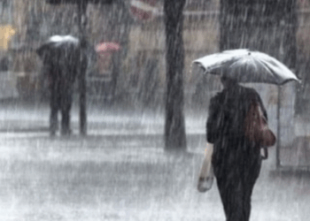 Moti i keq vazhdon/ Rrezik për përmbytje në zonat veriore dhe qendrore