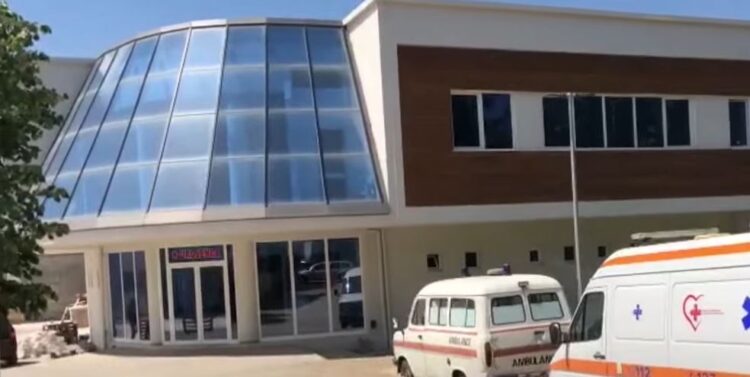 Aksident në aksin Shishtavec–Kukës, automjeti përplas këmbësoren 49-vjeçare