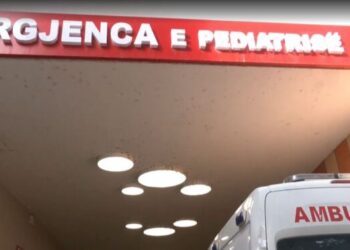 Temperaturë deri në 39 gradë, dyndje të fëmijëve me grip në urgjencën e pediatrisë