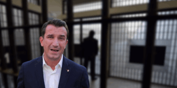 Veliaj nuk merr pjesë në seance/ Reagon Drejtoria e Burgjeve: Genjen, refuzoi të dilte nga qelia, jo se u vonua makina për çuar në gjyq