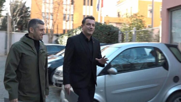 U shkarkua me urdhër të Anuela Ristanit, gjykata rikthen në detyrë të besuarin e Erion Veliajt