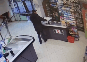 Yzberisht/ Identifikohet dhe vihet në pranga autori i dyshuar i grabitjes së marketit (EMRI)