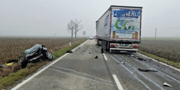 Aksident tragjik në Itali! Humb jetën 20-vjeçari shqiptar nga përplasja me kamionin