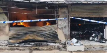 Riaktivizohet vatra e zjarrit te tregu i ‘5 Majit’, mobilizohen forcat zjarrfikëse