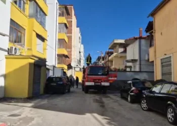Ngjarje e rëndë në Korçë! Merr flakë banesa, ndërron jetë e moshuara