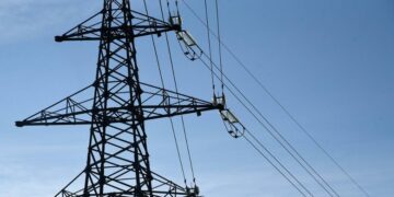 Punimet e OSHEE, Elbasani, Gramshi e Librazhdi pa energji për 3 ditë