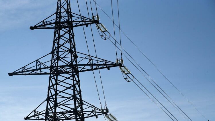 Punimet e OSHEE, Elbasani, Gramshi e Librazhdi pa energji për 3 ditë