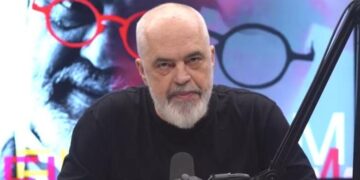 Pezullimi i Ballukut/ Rama sulmon Kushtetuesen: Budallallëk botëror! Do vijojmë betejën