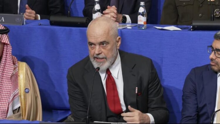 Bordi i Paqes/ Rama i lutet Trump për ish-krerët e UÇK-së në Hagë: Zoti President, të bëjmë diçka…