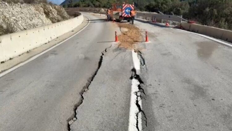 Çahet rruga që lidh Lumin e Vlorës me Himarën, u inaugurua para dy vjetësh