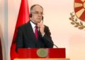 Presidenti Begaj vendos kufjet edhe kur gazetarët e pyesin shqip
