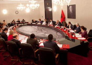 Presidenti, gjyqtarët, Garda dhe administrata/ Qeveria miraton indeksimin e pagave, ja kategoritë që përfitojnë