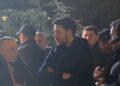Protesta e PD, mes pjesëmarrësve edhe Shkëlzen Berisha, i shoqëruar nga një deputet