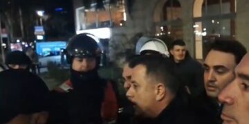 “Mbi 40 persona të ndaluar”/ Bardhi, Balliu, Këlliçi, Mziu dhe Noka përplasen me policinë