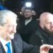 Berisha lë selinë e PD, i drejtohet sheshit para Kryeministrisë bashkë me simpatizantët