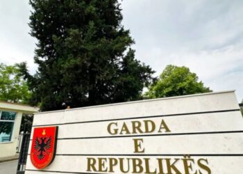 Largohen nga detyra dy drejtues të Gardës, njëri ishte kandidat për drejtor