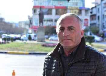 Flet daja hero, 12 vite në kërkim të mbesës: Çfarë më tha Eva kur mbërriti nga Siria në…