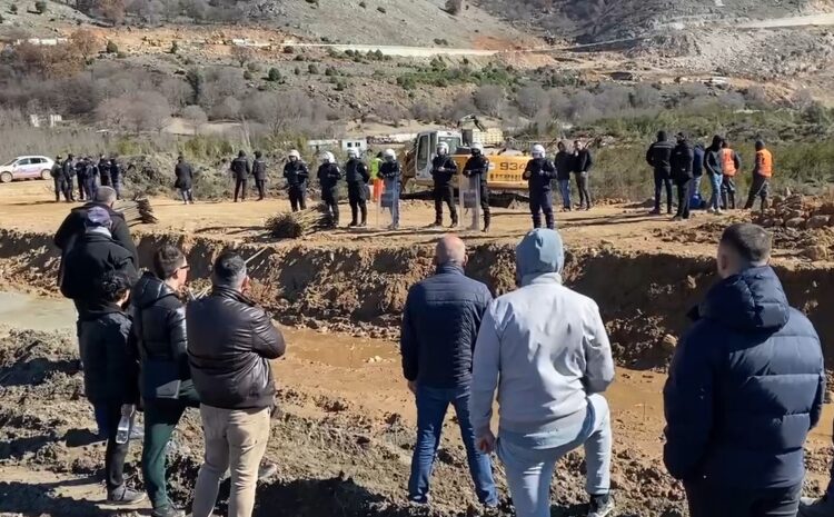 Protesta, banorët e Rrjollit sërish kundër resortit të Bashkim Ulajt