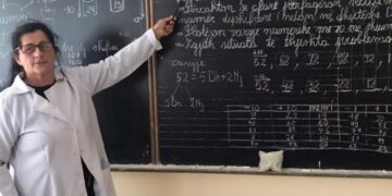 Shpallet në kërkim mësuesja 58-vjeçare që dhunonte nxënësit në Kamëz