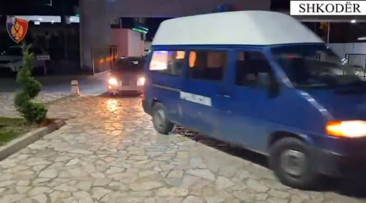 Tentativë grabitjeje në degën e Postës në Shkodër, thyhen xhamat