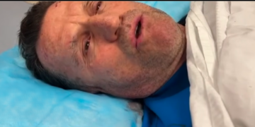 Flet nga spitali avokat Cakrani: Njëri po ofendonte, tjetri më goditi pas koke me mjet prerës