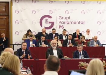 Rama mbledh grupin parlamentar para udhëtimit për në Bruksel, i bashkohet edhe Balluku