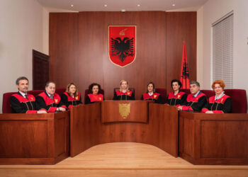 “Gjyqtari i GJK, Asim Vokshi kundër shtyrjes së vendimit për Ballukun”, Klodiana Lala: Ka të tjerë që i janë nënshtruar presionit politik