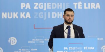 Pano: Çdo 30 minuta një i ri ikën nga Shqipëria, Rama kërkon një Shqipëri të boshatisur dhe pa revoltë