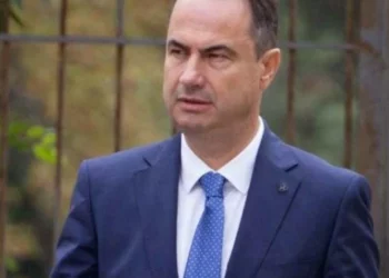 Lëndohet Luçiano Boçi, deputeti i PD-së shkon në spital