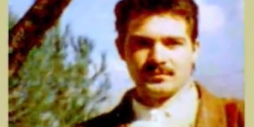 U shkarkua nga puna pasi predikonte fenë e Jehovait në shkolla, kush është mësuesi ‘misterioz’