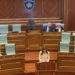 Albulena Haxhiu merr drejtimin e Kuvendit, mesazh uniteti në fjalën e parë
