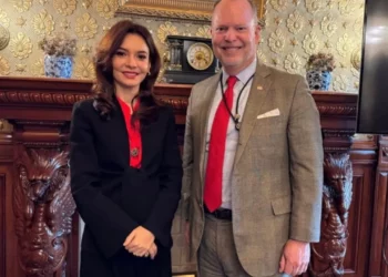 Spiropali hyn në Shtëpinë e Bardhë, pritet nga Asistenti Special i Trump, biseojnë për Bordin e Paqes