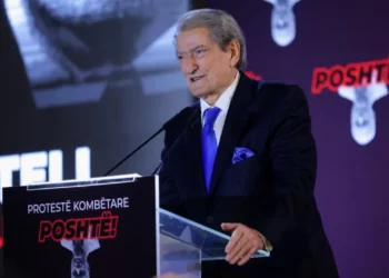 Berisha në protestë: Ta shpallim Ramën armikun më të rrezikshëm të Shqipërisë