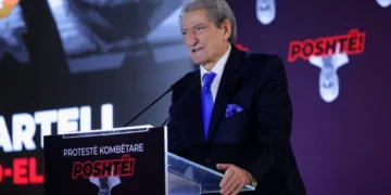 Berisha në protestë: Ta shpallim Ramën armikun më të rrezikshëm të Shqipërisë