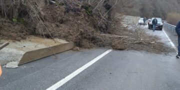 Korçë/ Shembet ruga Maliq–Lozhan, segmenti sapo ishte inauguruar