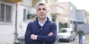 Legjendat Flasin/ Nga rrugët e lagjes te stadiumet europiane, Alban Bushi vjen me një rrëfim pa filtra