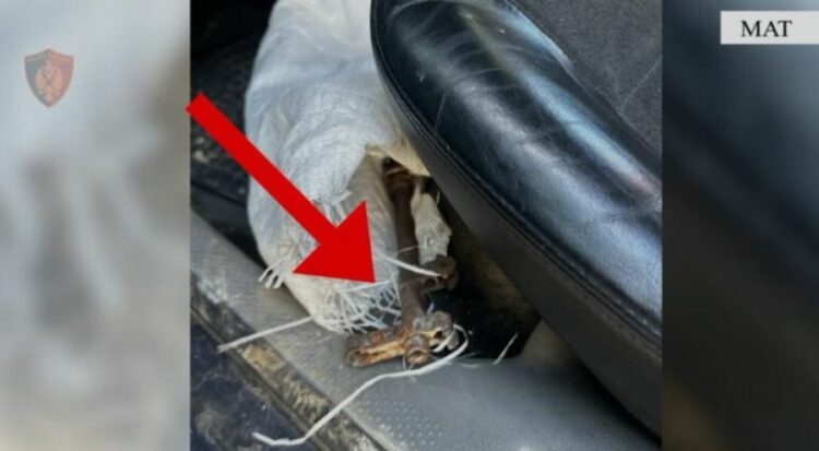 I dehur dhe me armë zjarri në makinë, arrestohet 46-vjeçari në Mat